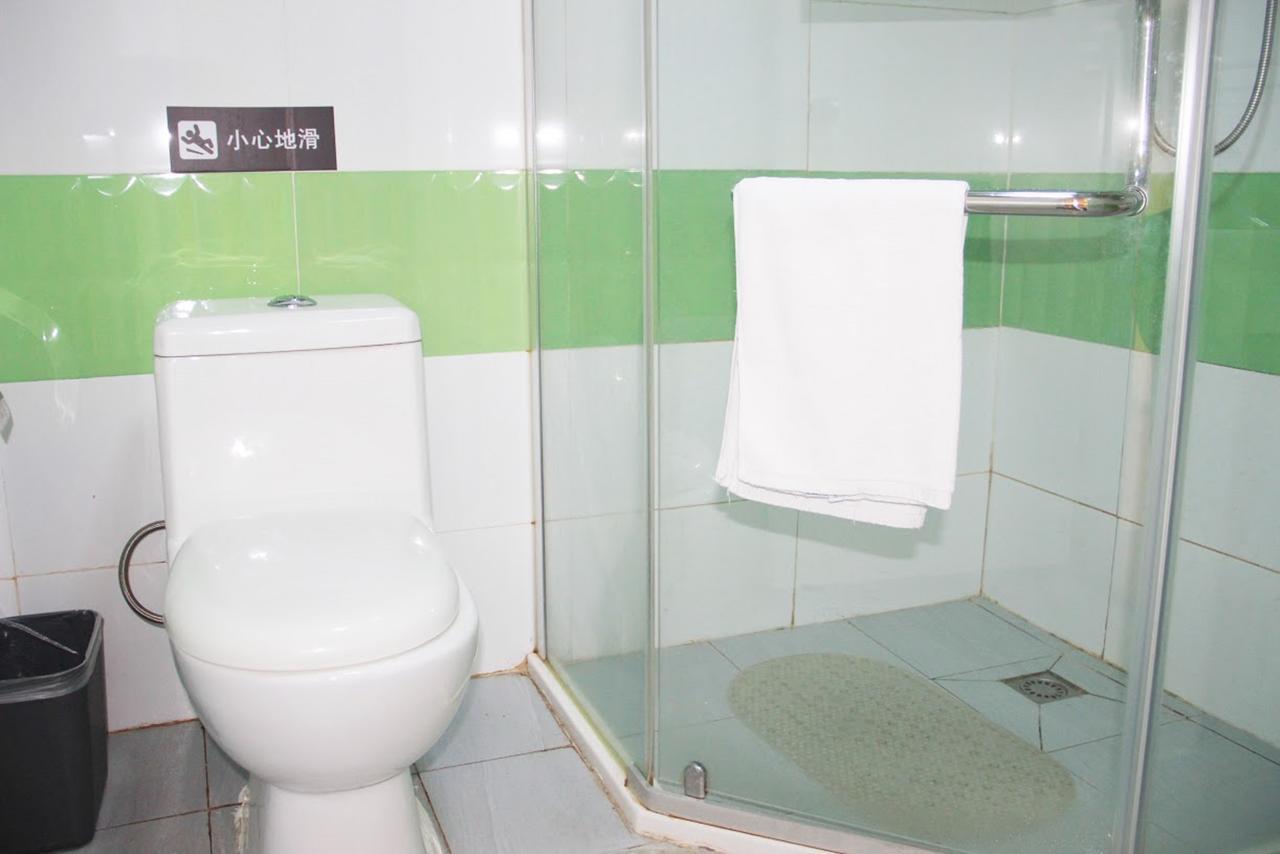 7Days Inn Ji'Nan Railway Station North Square Цзинань Экстерьер фото