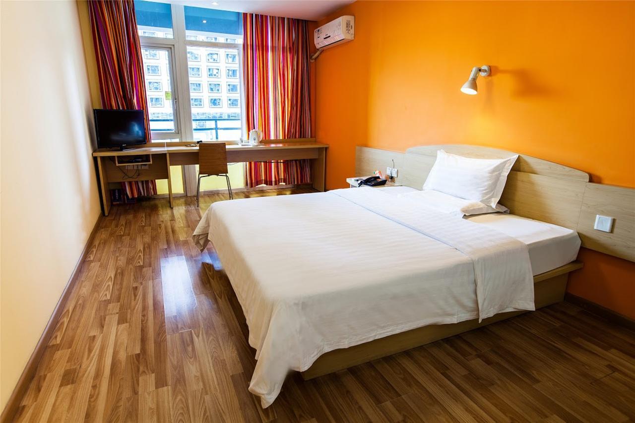 7Days Inn Ji'Nan Railway Station North Square Цзинань Экстерьер фото